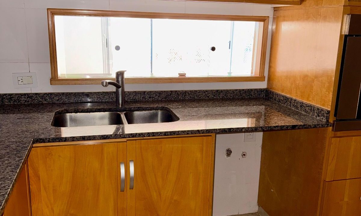 7968659_55691087859419811794699813007526914497788910589573864645829240672406339695827